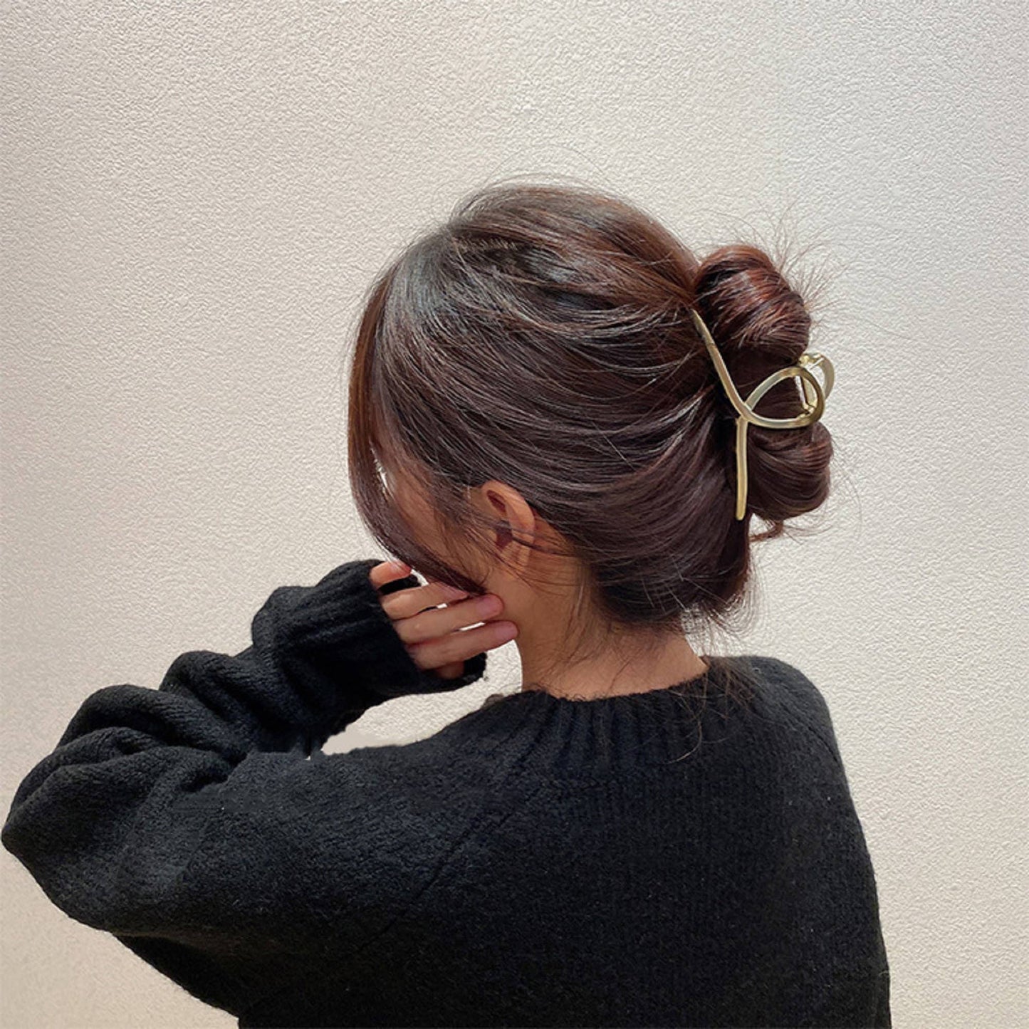 Large Hollow Twisted Hair Claw Clip, Thick Hair: Twist