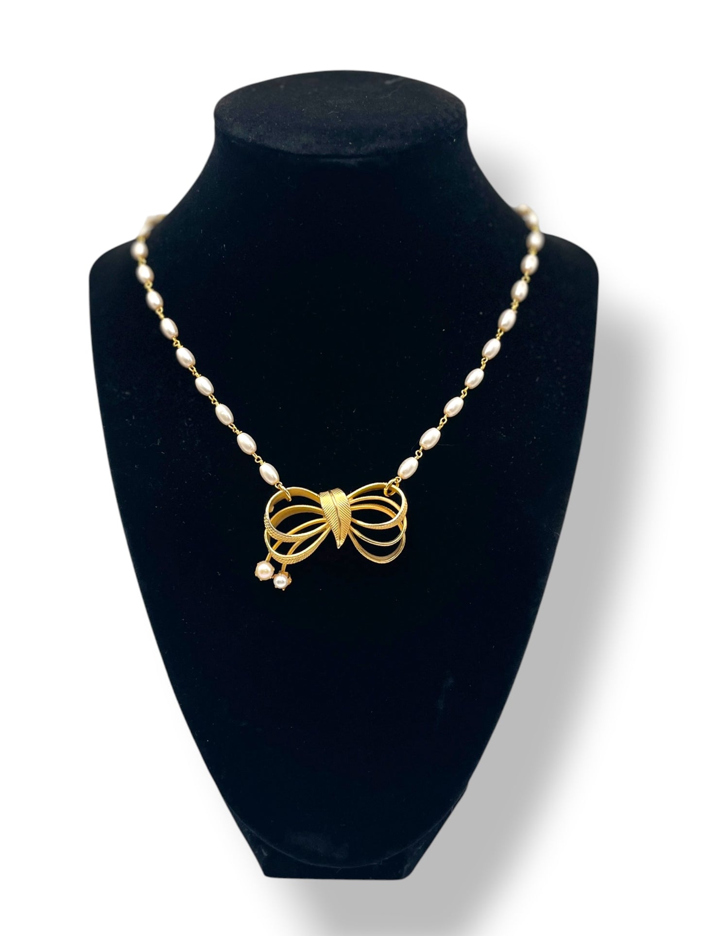 Vintage Gold Bow Brooch Necklace