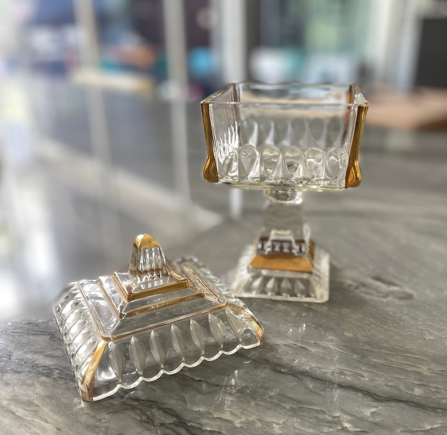 Vintage MCM Jeanette Glass Wedding Cake Box Comppote