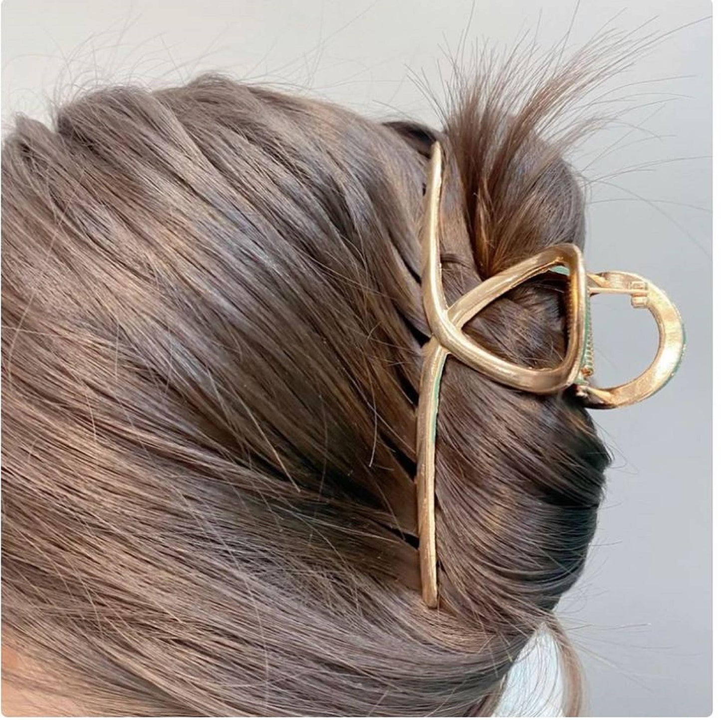 Large Hollow Twisted Hair Claw Clip, Thick Hair: Twist