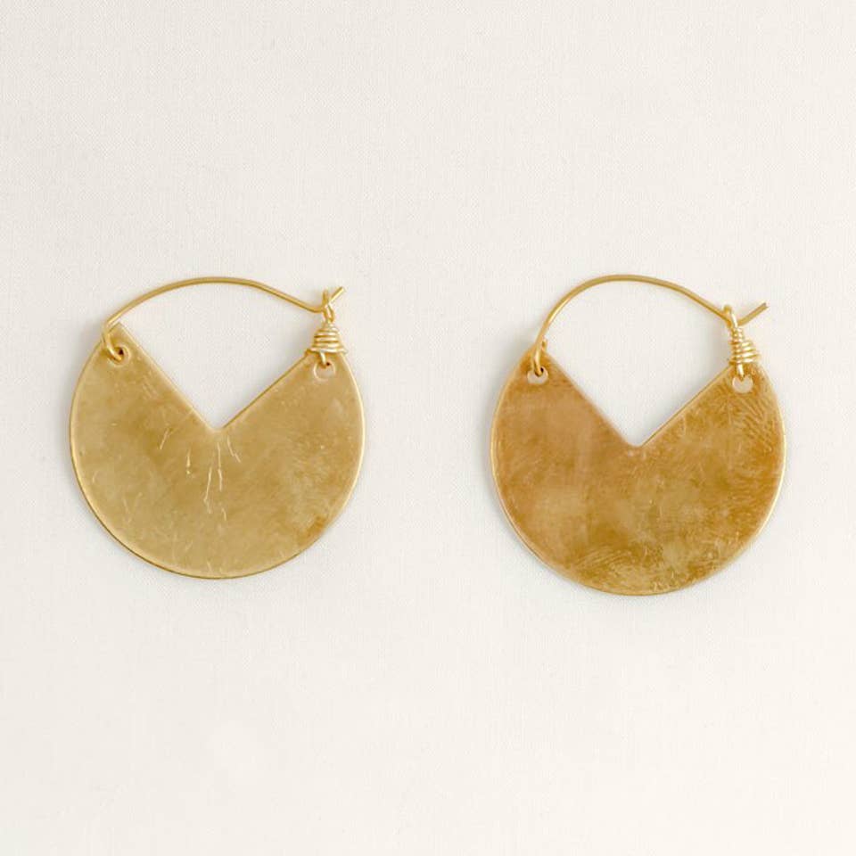 Cut Out Disc Earrings: Gold