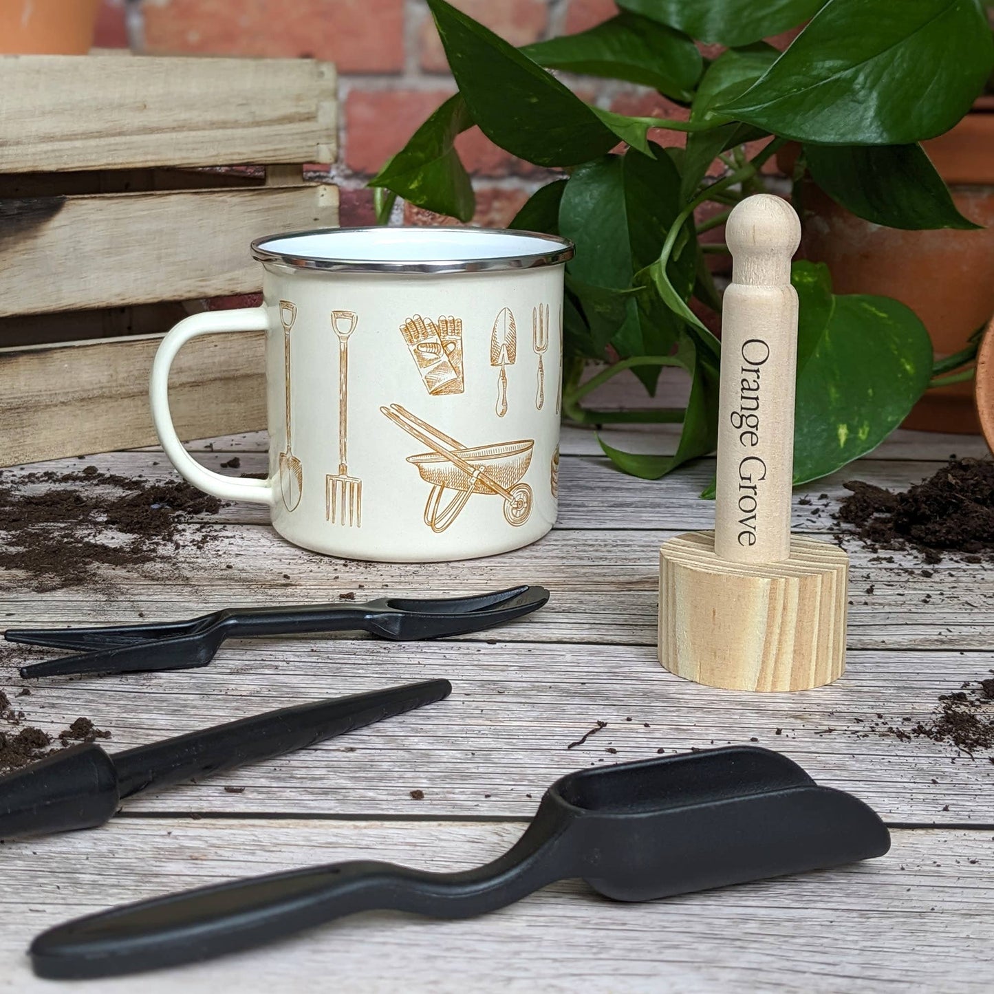 Orange Grove Mini Garden Tools & Enamel Mug Gardening