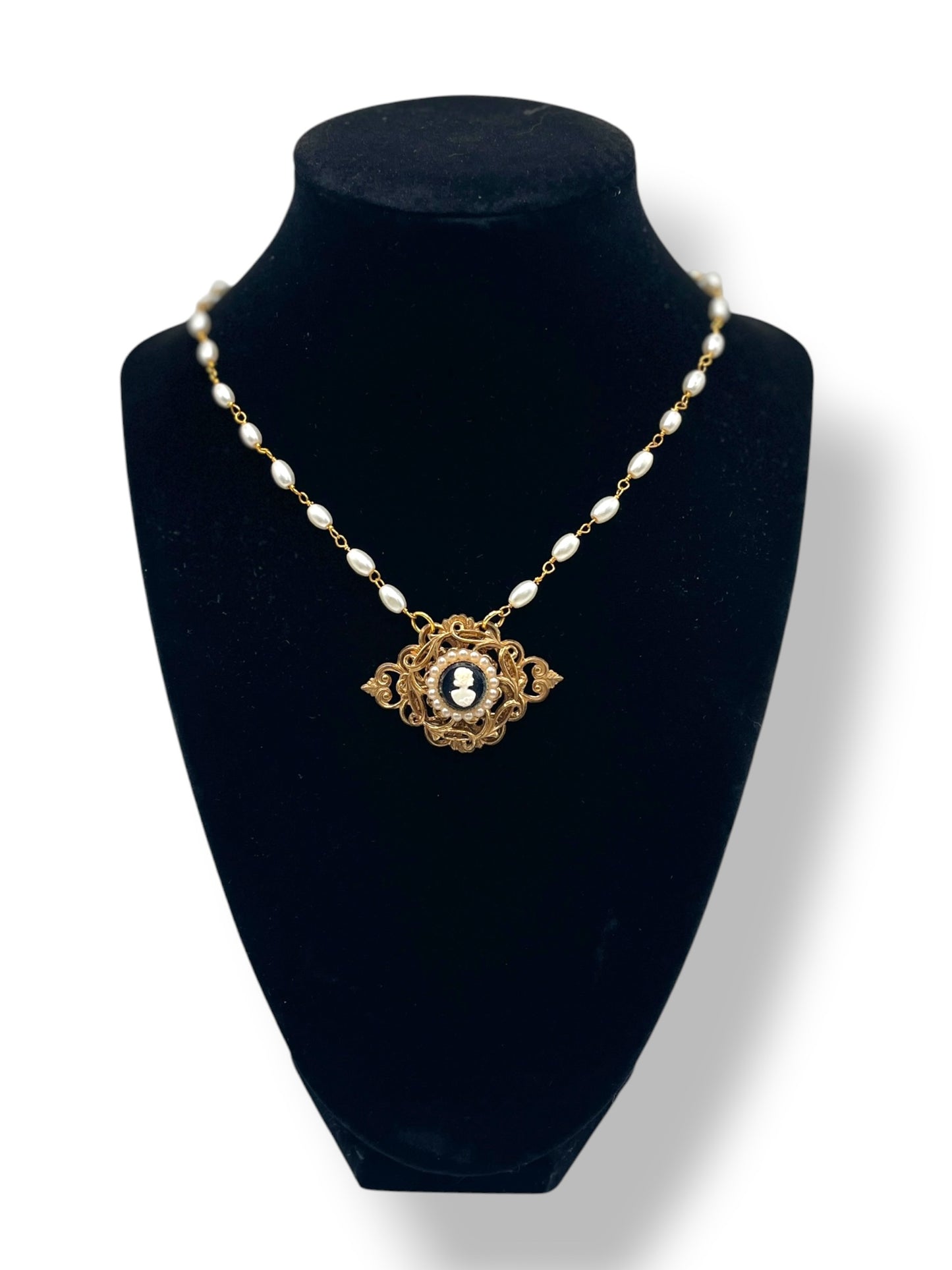 Vintage Cameo Brooch Necklace