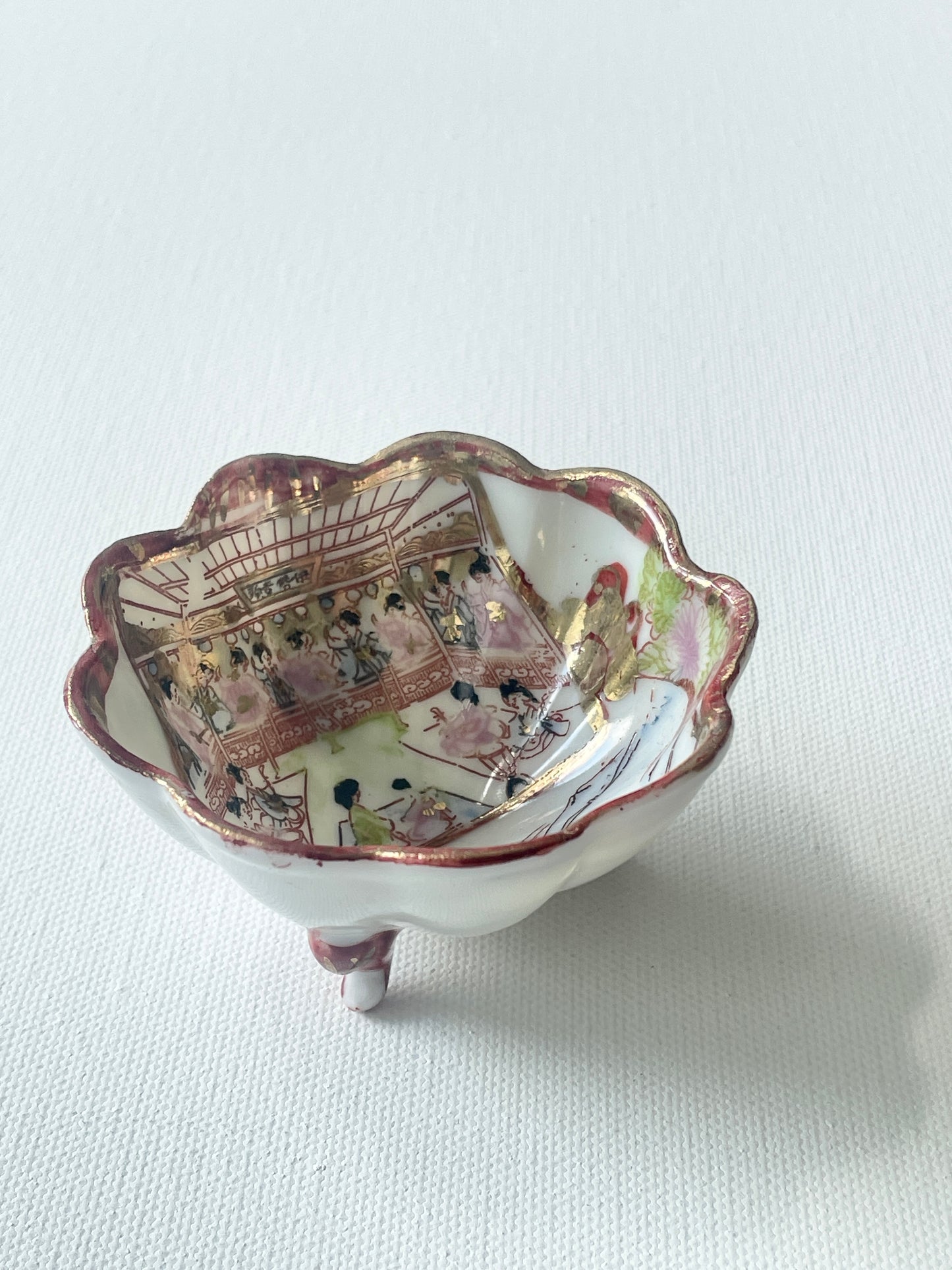 Antique Japanese Bowls Footed Scalloped Edges